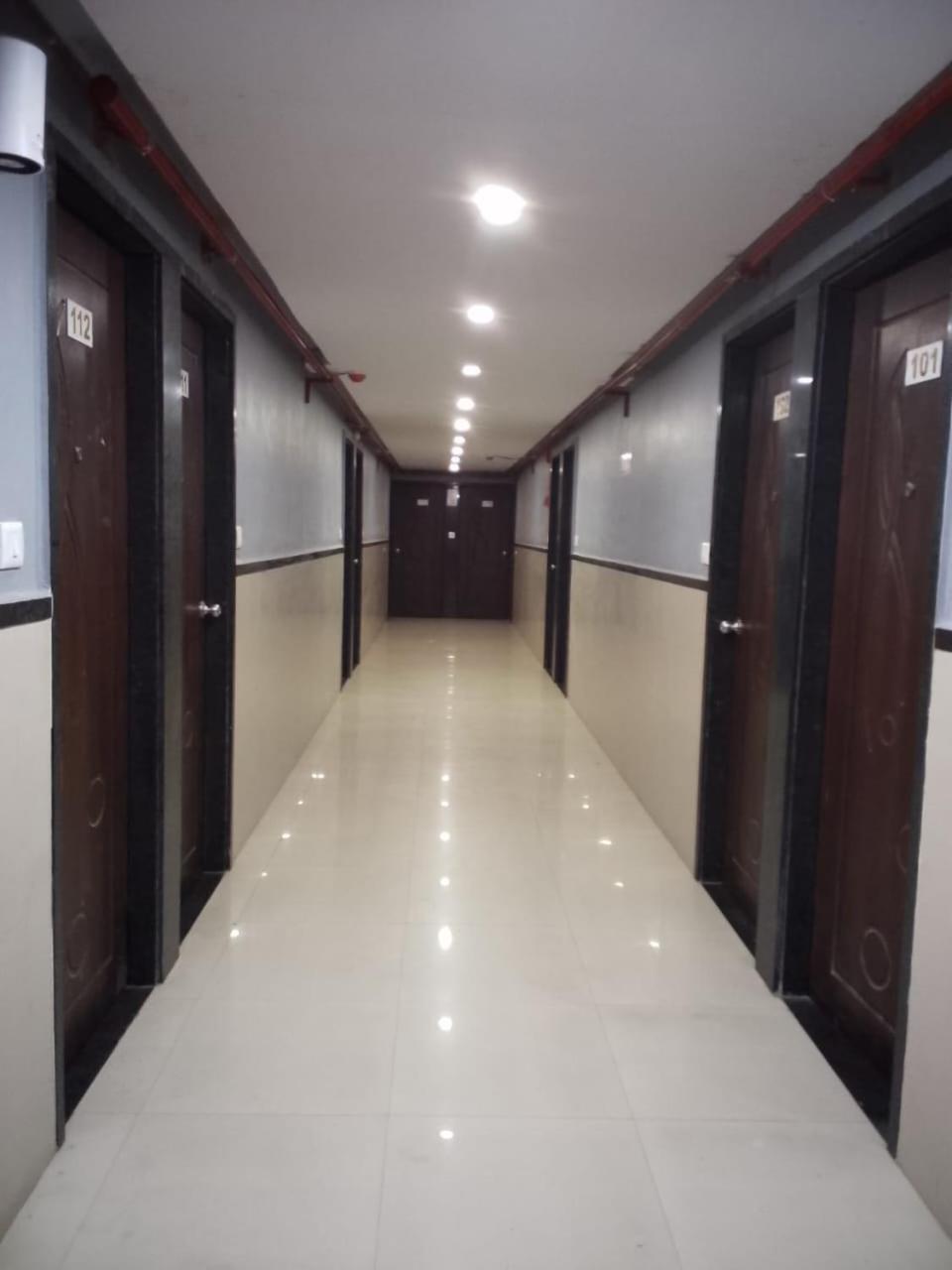 Infinity Rooms & Banquet Surate Exterior foto